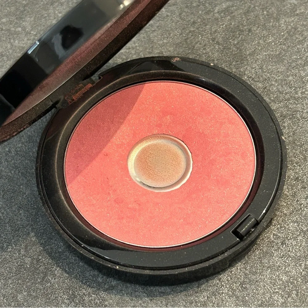 Bobbi Brown discontinued illuminating